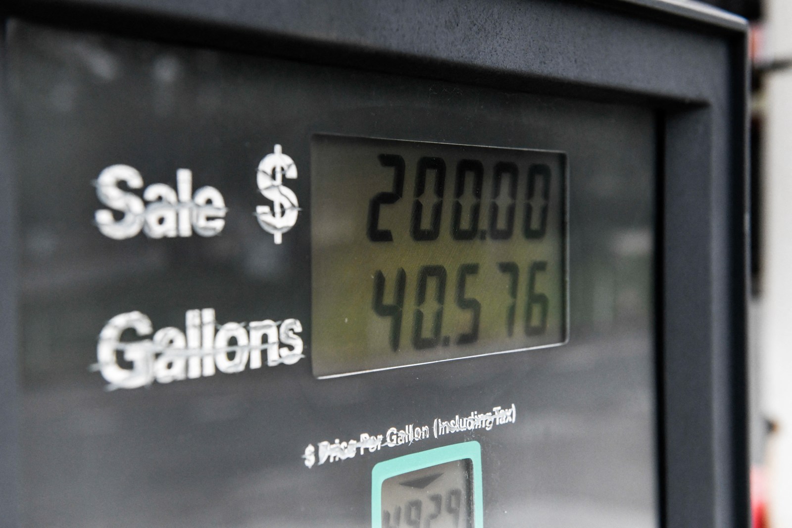 newsweek.com - Brendan Cole - Map shows where gas prices are over $4 only 100 days before midterms