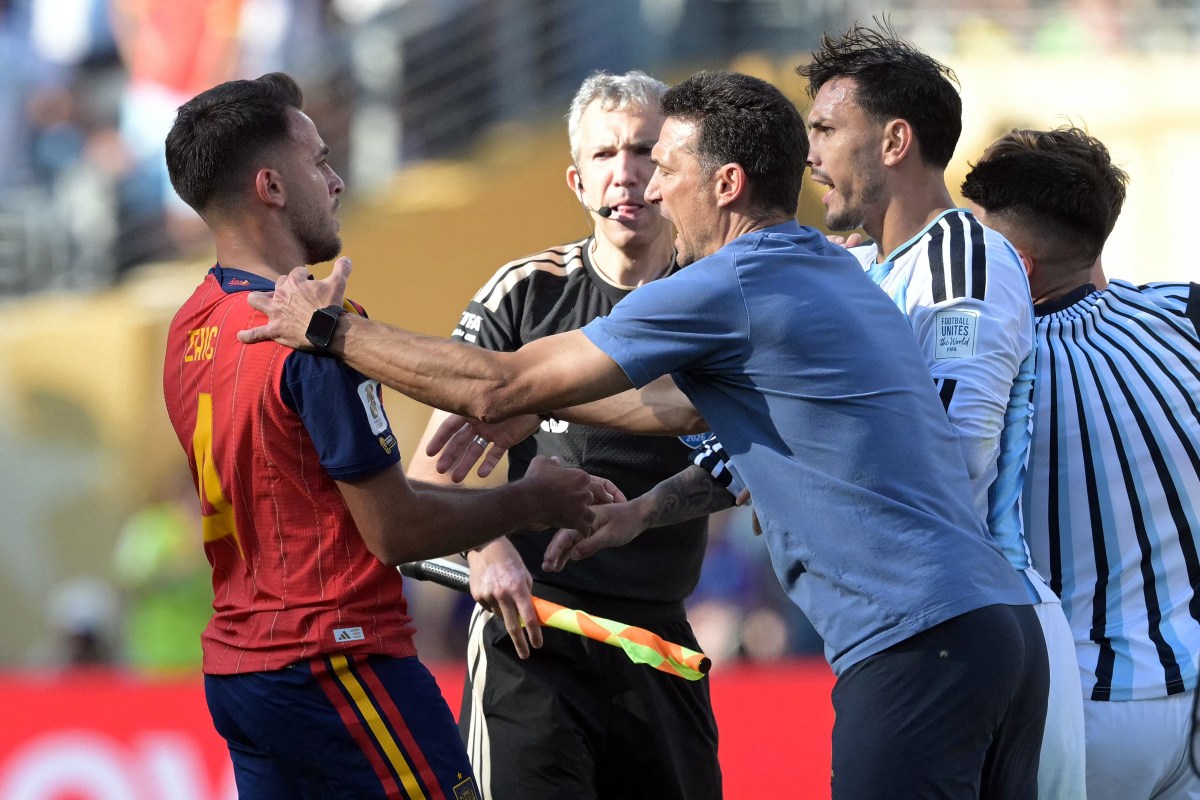 Argentina Coach Intervenes in Heated Scuffle After World Cup Loss to Spain