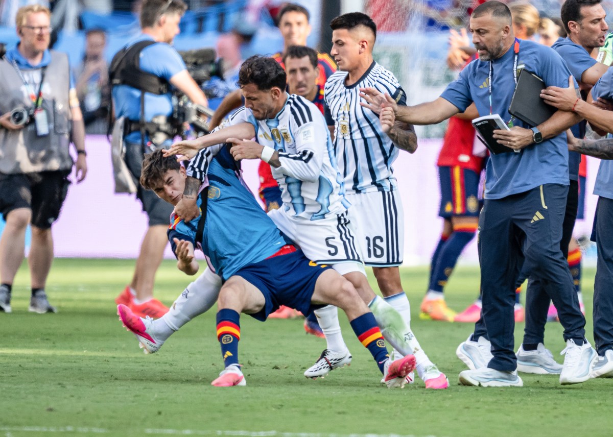 Argentina Player Received Red Card for What He Did After World Cup Final