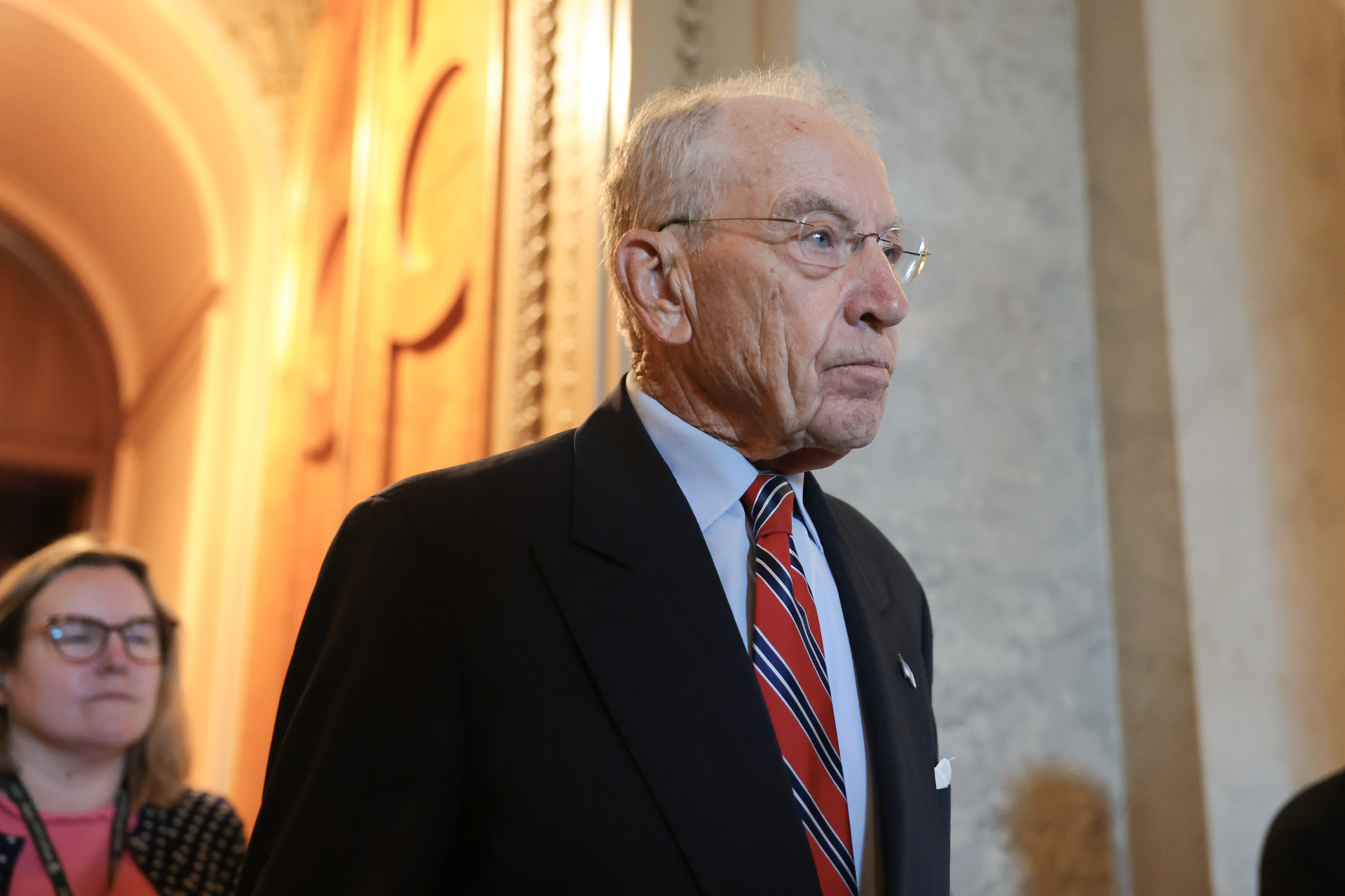 Social Security Update : Top Republican Warns of Double - Digit Benefit Cuts