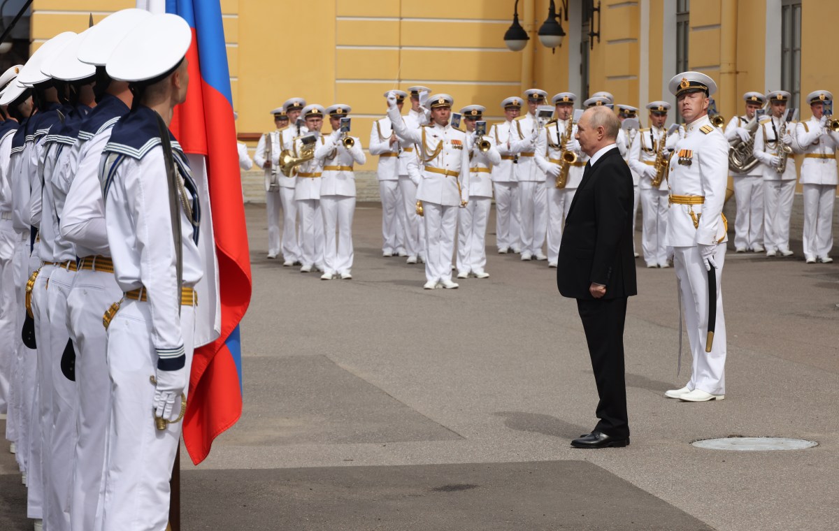 Russia's Navy Day Sees Ships Replaced With Giant Banner of Vessel