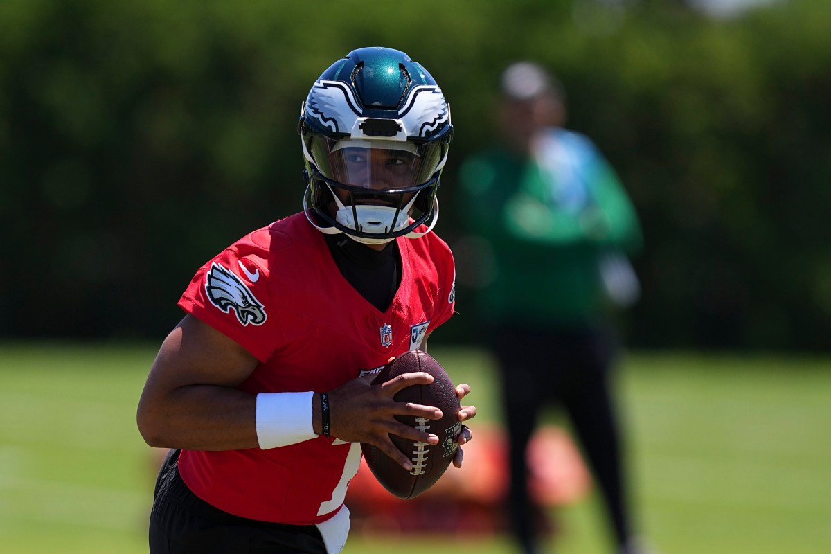 Eagles’ Jalen Hurts Rocks Personal Change to Start Training Camp