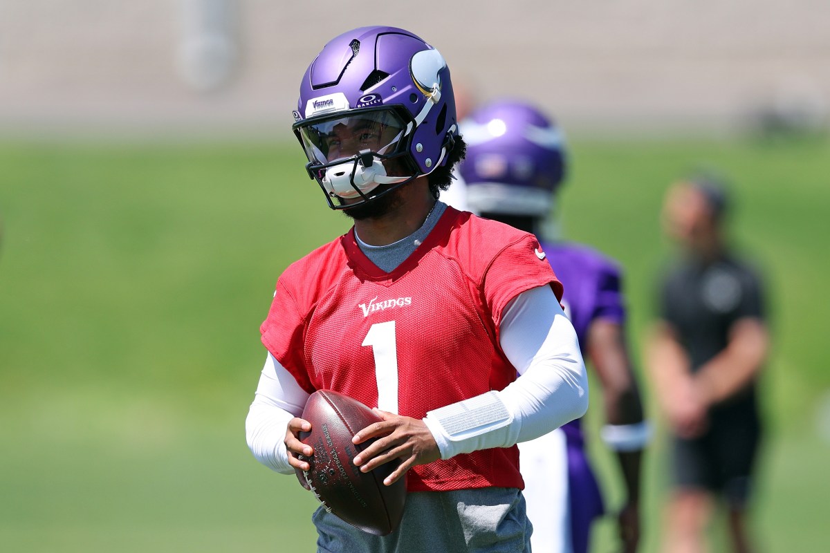 Vikings' Kyler Murray-Jordan Addison Connection Drawing Hype