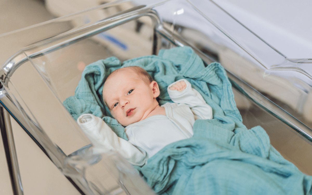 England&rsquo;s Top Baby Names Revealed: How Do They Compare to US