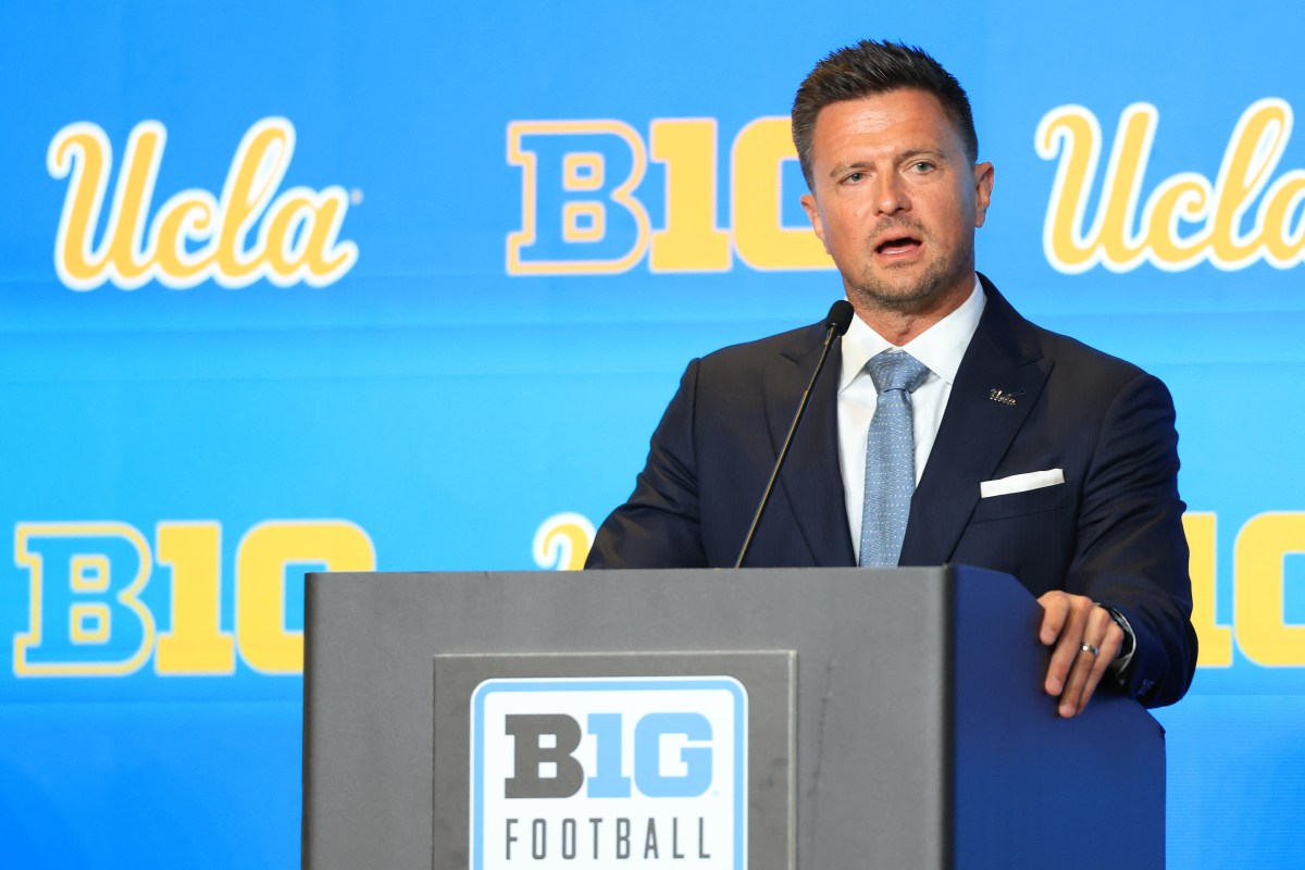 Bob Chesney Uses Rams' Success as Blueprint for UCLA's East Coast Trips