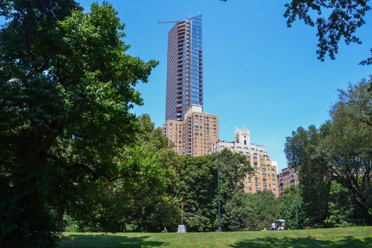 Fannie and Freddie Tighten Condo Lending Rules. What Buyers Need to Know