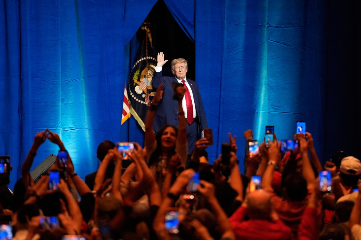 Trump Rally Attendee Appears to Accidentally Boo Dead Vegas Police Officer