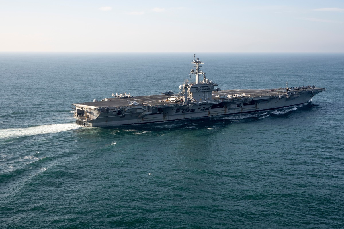 USS George Washington in Photos—and How It Compares to USS Lincoln