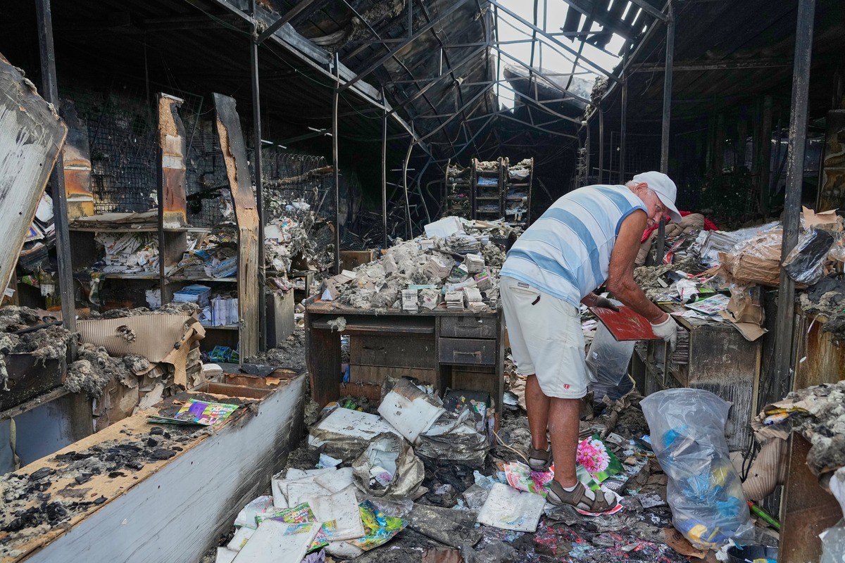 Russian Military Strikes Destroy 10 Million Books in Ukraine Russian Military Strikes Destroy 10 Million Books in Ukraine