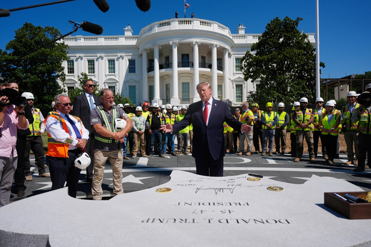Trump Touts 'Cocktails and Bomb Shelters' Amid Rapid Ballroom Construction