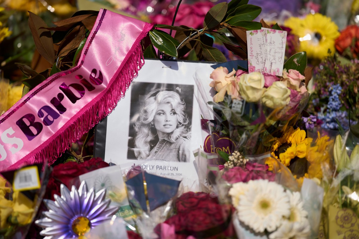 Dolly Parton Cancer Death: Sister Says She Wanted Experimental Drugs