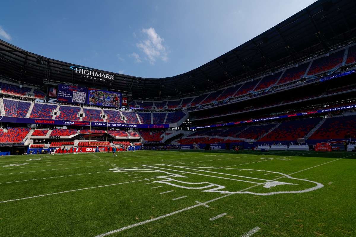 Players Lambast Playing Surface at Bills' New Stadium