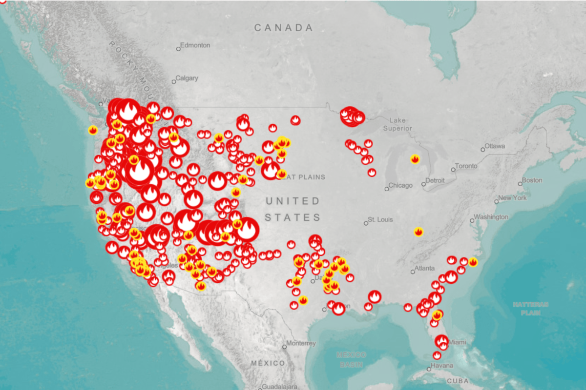 Map Shows Where 'Extreme' Wildfires Spreading Rapidly in Washington, Oregon