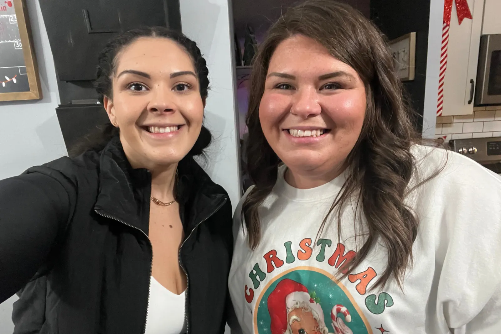 Hayley and Jessica take a selfie.