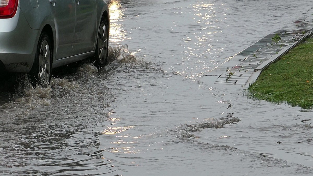 Thousands Told & 039;Seek Higher Ground& 039; As Life-Threatening Floods Hit Indiana
