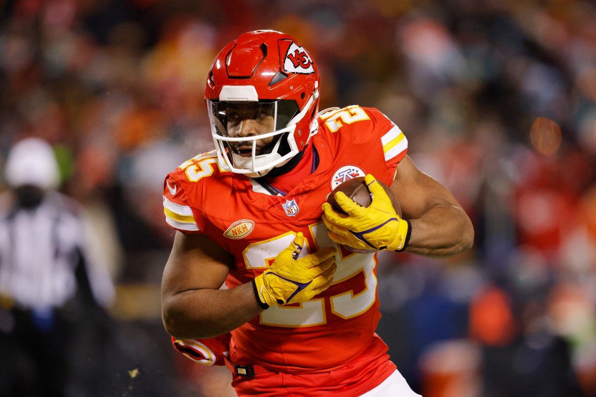 Lions Work Out Four Running Backs, Including Former 1st Round Pick