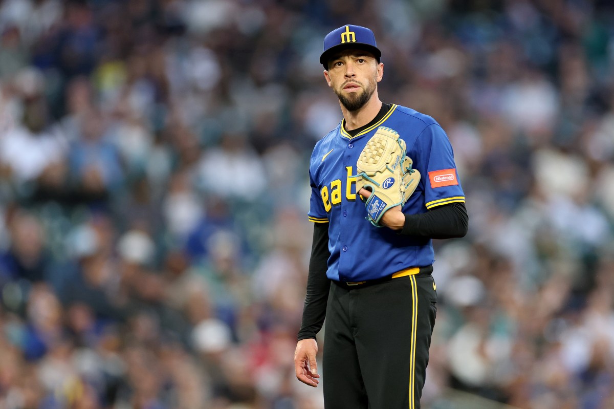 Phillies Sign 38-Year-Old Relief Pitcher