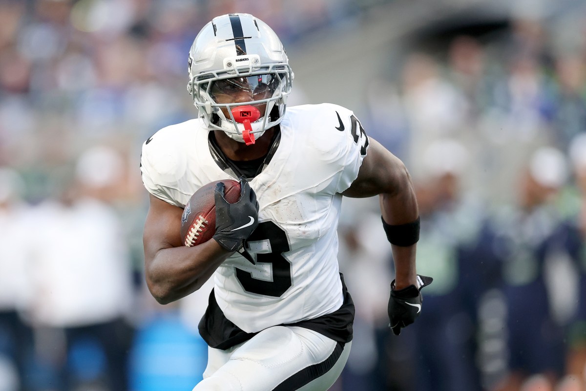 49ers Sign Former Raiders RB as Injuries Pile Up in Practice