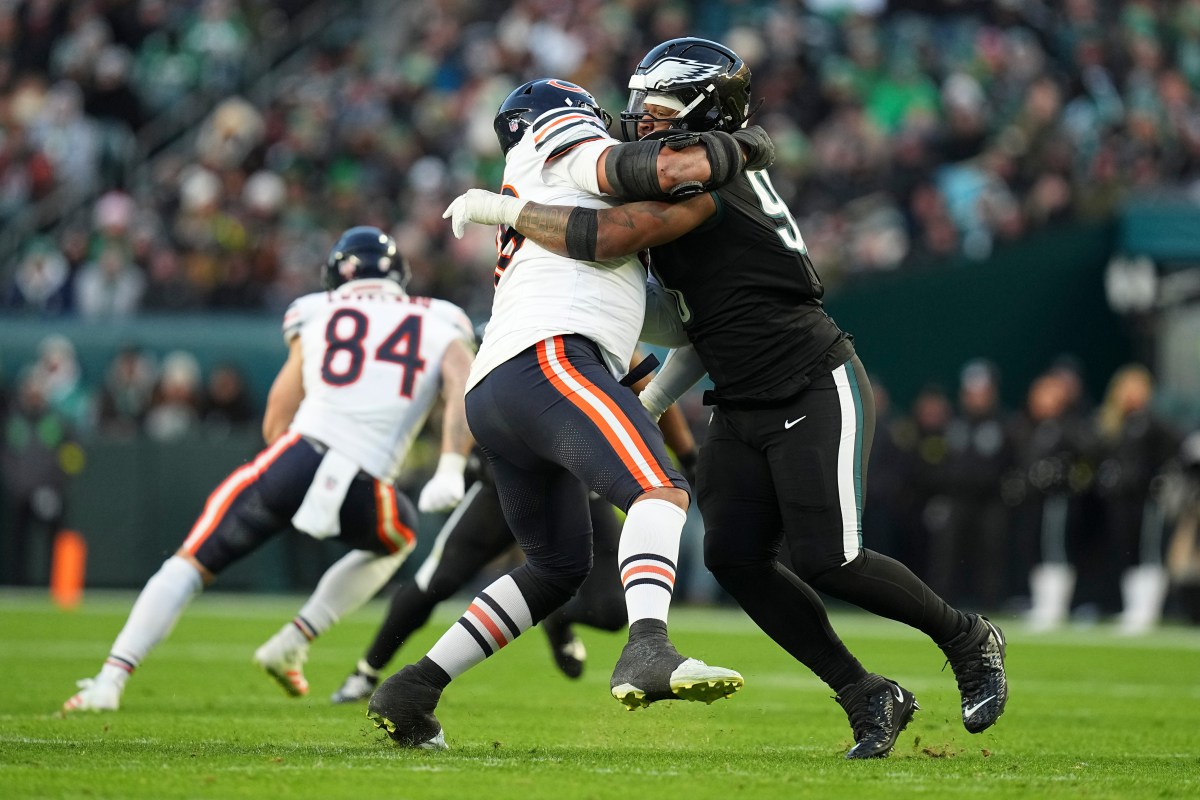 Bears Sign Top Offensive Lineman to $116 Million Extension