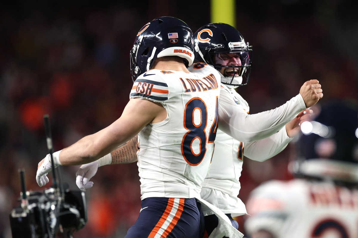 Caleb Williams Sets High Bar for Bears TE Colston Loveland