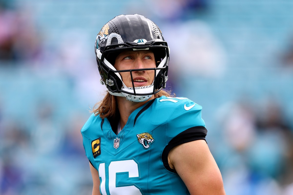 Jaguars HC Liam Coen Provides Update on Trevor Lawrence's Status vs Panthers