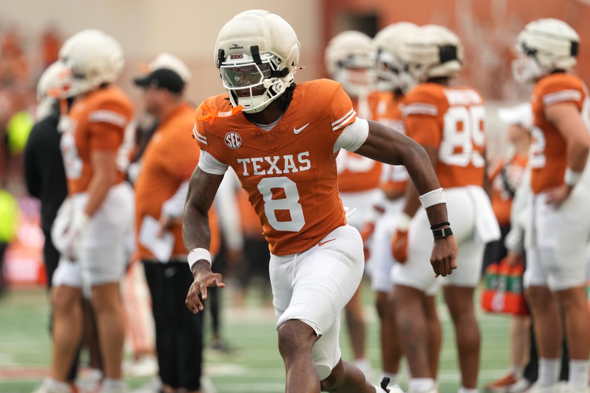 Texas WR Cam Coleman&rsquo;s 1-Handed Catch Nearly Broke the Internet