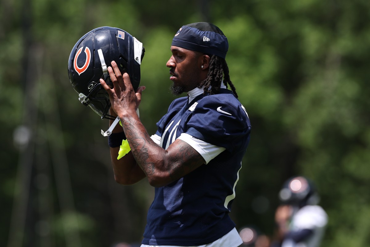 Luther Burden Limps Off Field at Bears Practice With Potential Injury