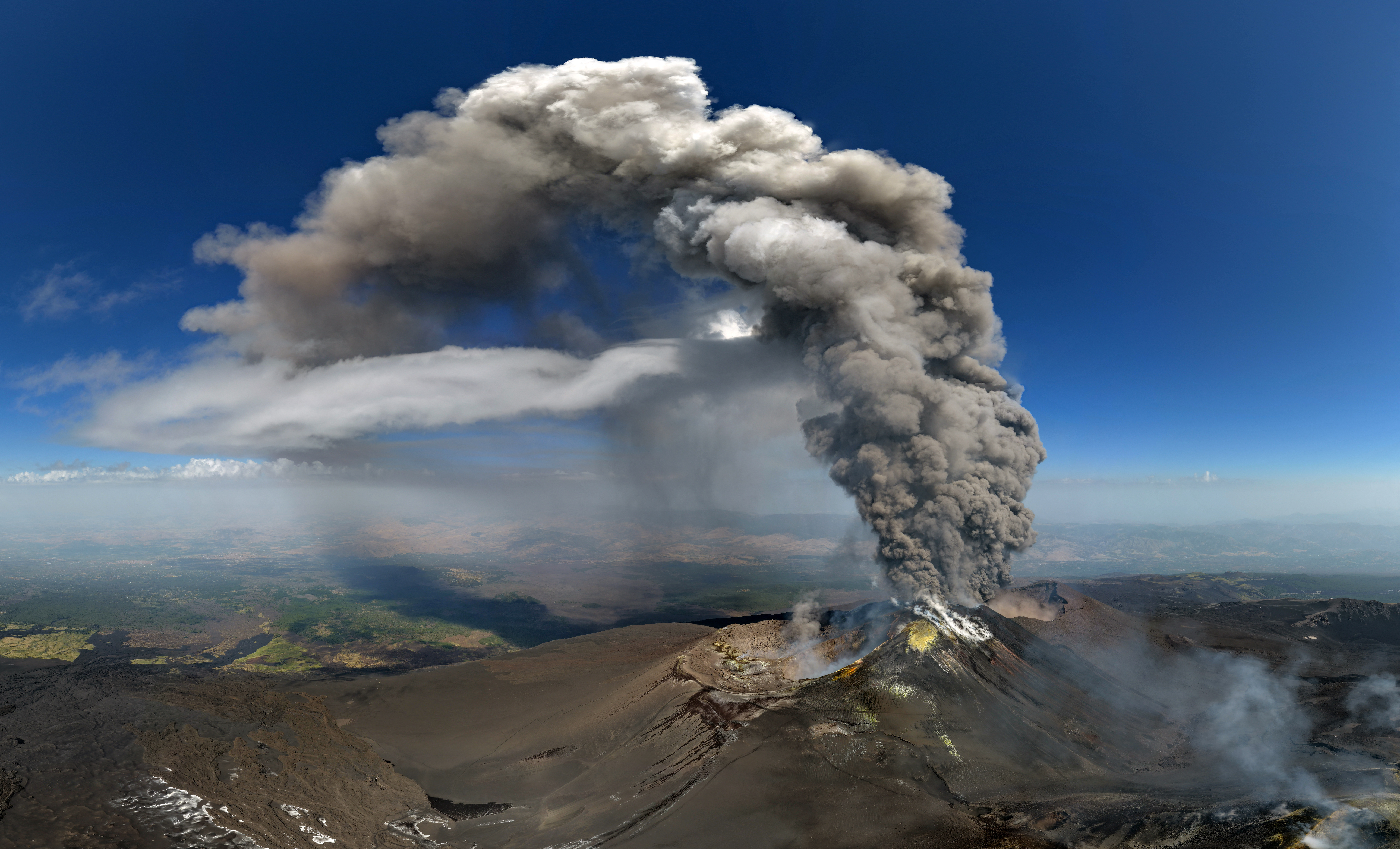 Trump Orders Korea Exercise Cuts, Hayden Panettiere Death, American Killed On Italian Volcano: The Bulletin, August 17