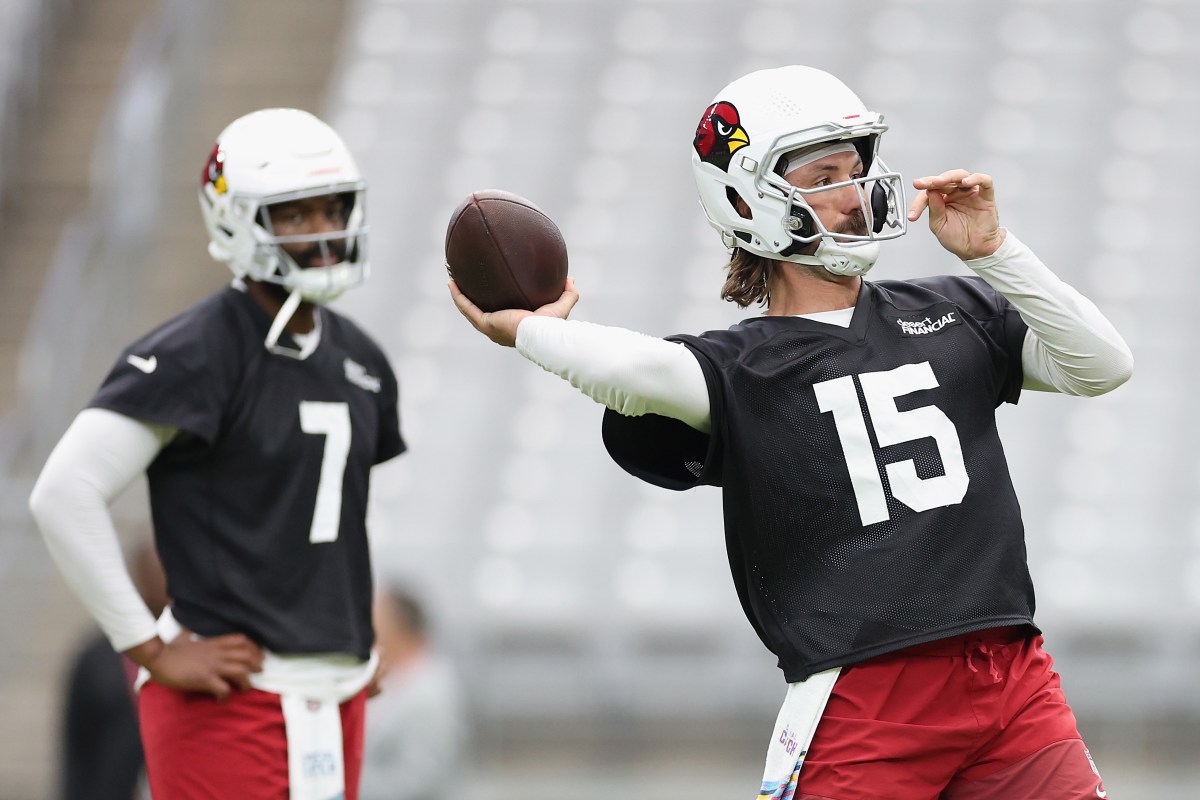 Cardinals' QB Carousel Continues Ahead of Cowboys Matchup