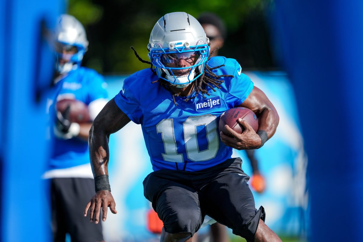 Lions Veteran RB Suffers Knee Injury in Latest Practice