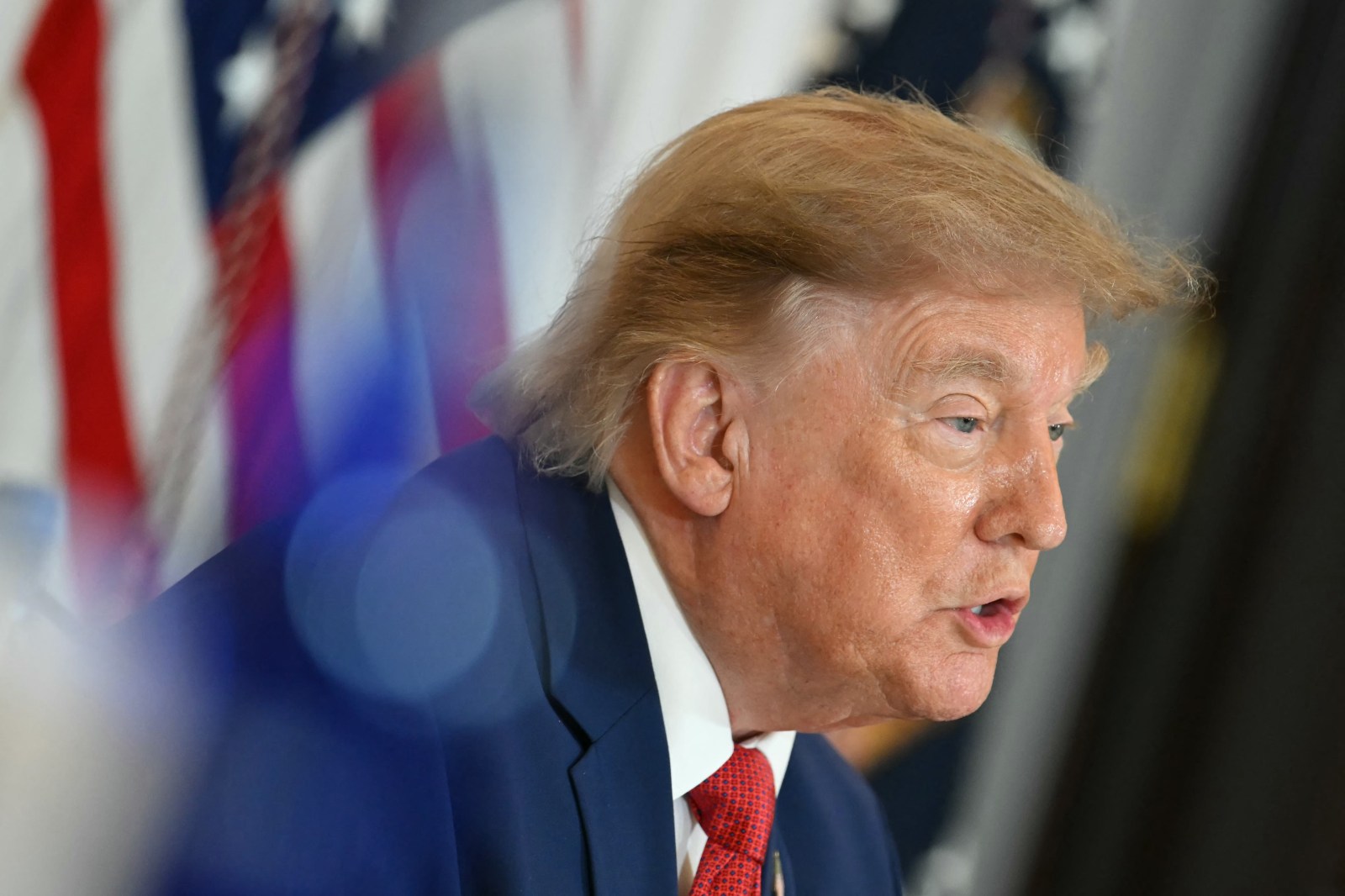 newsweek.com - Anna Commander - National debt tops $40 trillion: Where Trump's approval on the economy stands