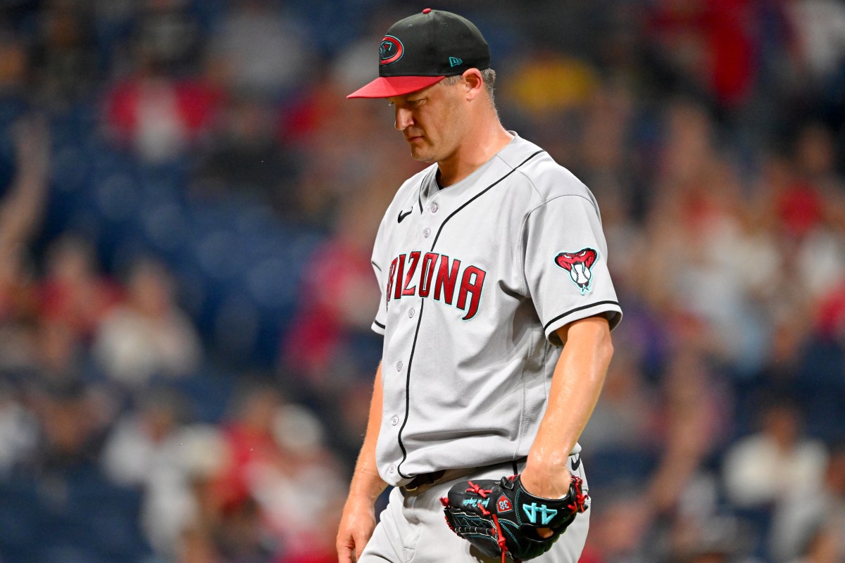 Blue Jays Claim Veteran Pitcher From Diamondbacks