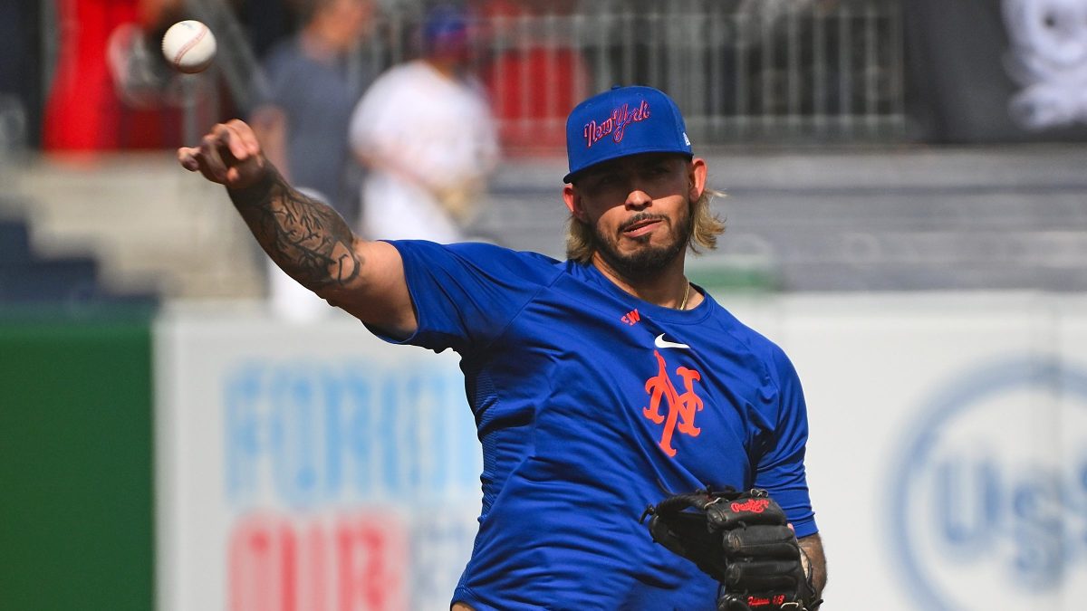 Cubs Claim Infielder Off Waivers From Mets