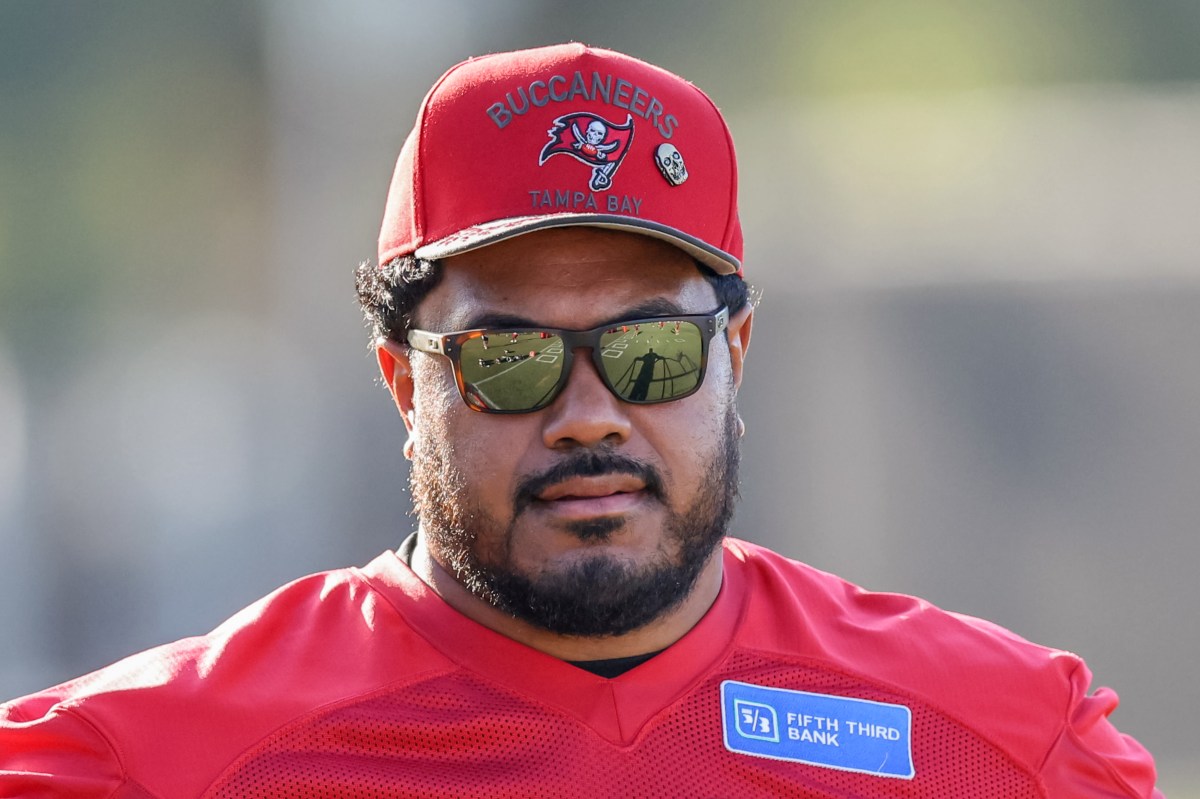 Vita Vea Delivers Emotional Reaction to Buccaneers Contract Extension