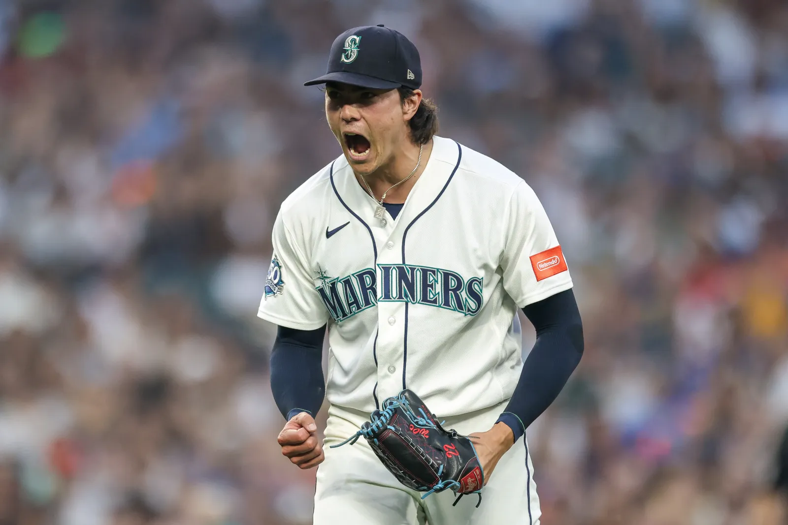 Bryan Woo #22 of the Seattle Mariners
