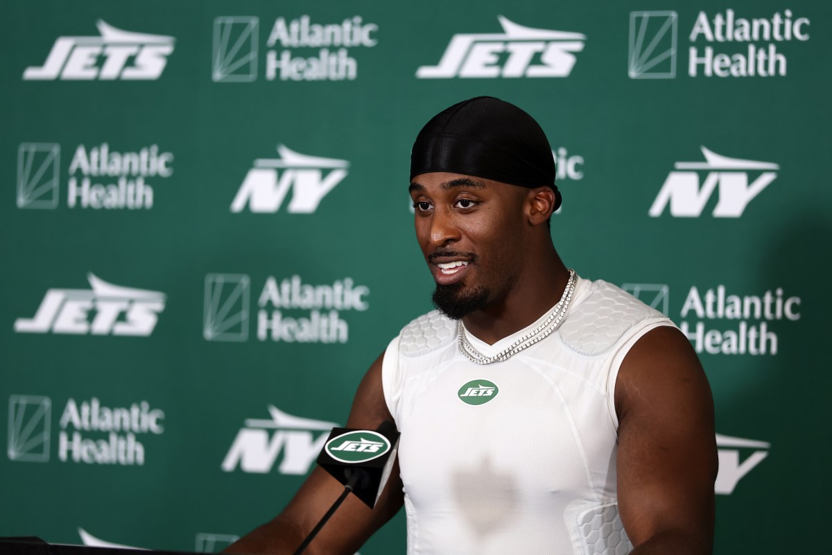Breece Hall Drops Epic Quote About Jets, Buccaneers Fight at Joint Practice