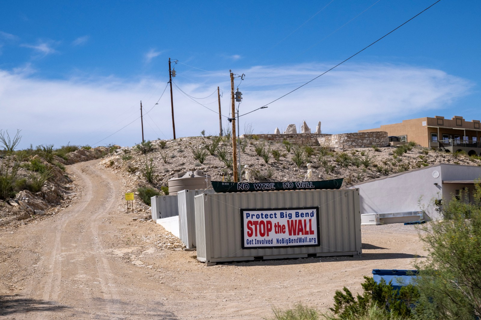 newsweek.com - Steve Mollman - Trump admin halts border wall construction amid concerns over Big Bend