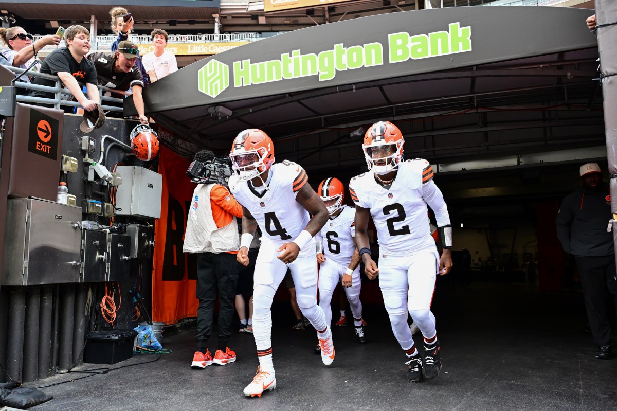 Browns QB to Miss Significant Amount of Time With Back Injury
