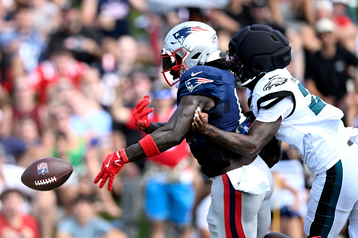 Quinyon Mitchell Forces AJ Brown Incompletion at Joint Practice