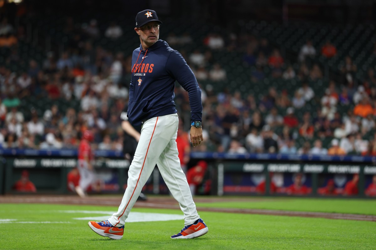 Astros' Joe Espada Ejected On Mike Trout Check Swing: 'I'll Apologize'