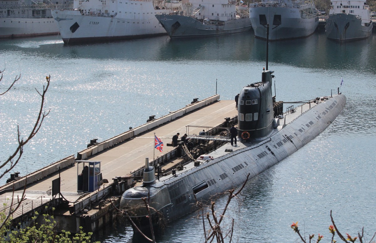 Defector Who Handed Ukraine's Only Submarine to Russia Reportedly Killed
