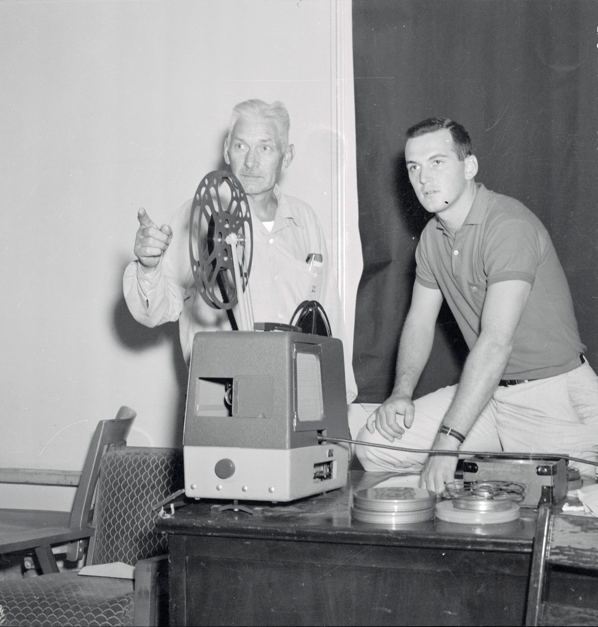 Gerhard Schwedes, WWII Survivor and College Hall of Fame QB, Dies at 88