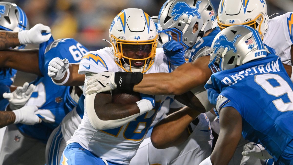 Patriots Make Two Running Back Additions Amid Depth Struggles