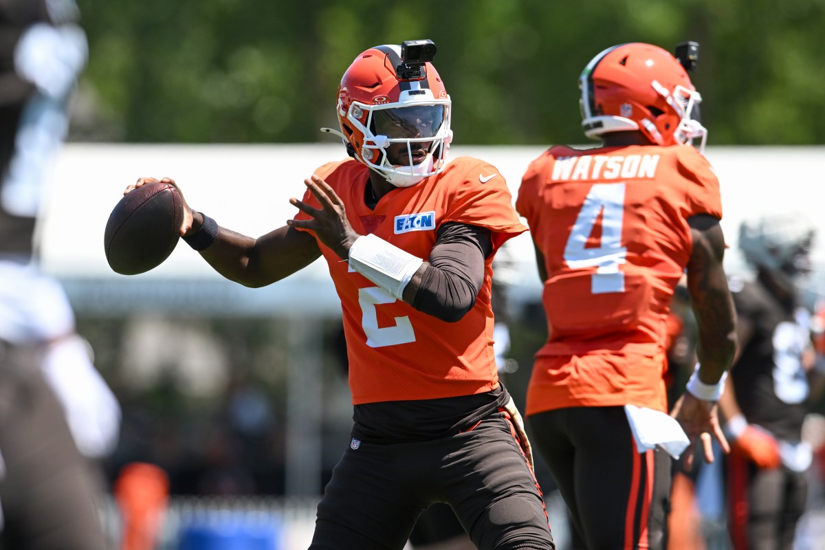 2 Browns QBs Among League's Worst, Coaches and Execs Say