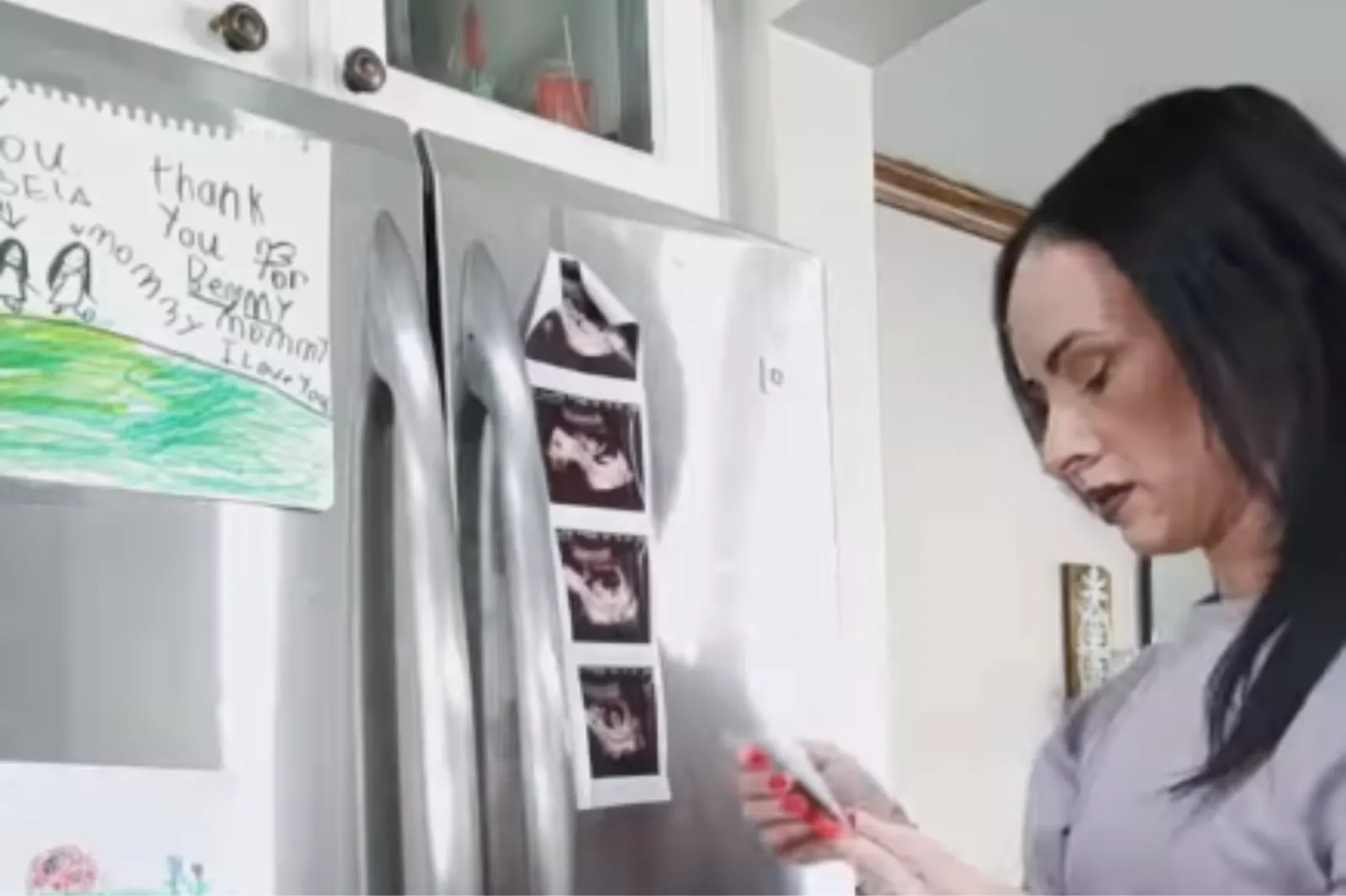 Heartbreak at Reason Mom of 4 Has Ultrasound of Twins on Fridge