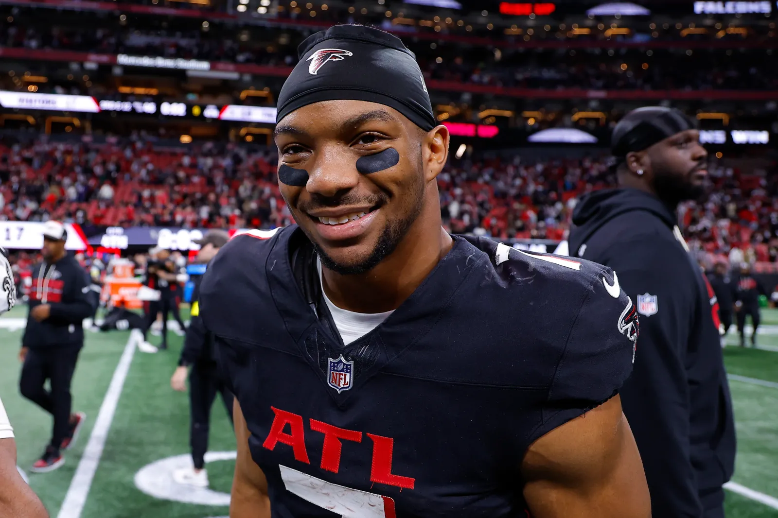Bijan Robinson #7 of the Atlanta Falcons reacts following the Falcons 19-17 victory over the New Orleans Saints at Mercedes-Benz Stadium on January 4, 2026 in Atlanta, United States.