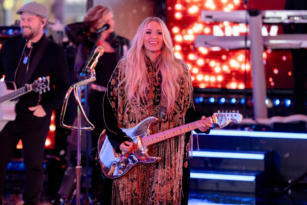 Carrie Underwood Returns to 'Sunday Night Football' For 14th Season