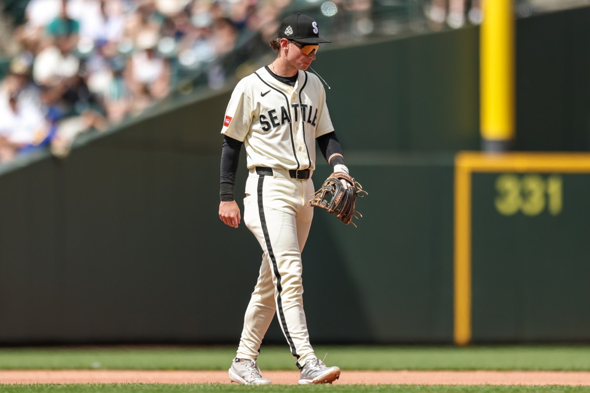 Mariners Shortstop Undergoing Season-Ending Wrist Surgery