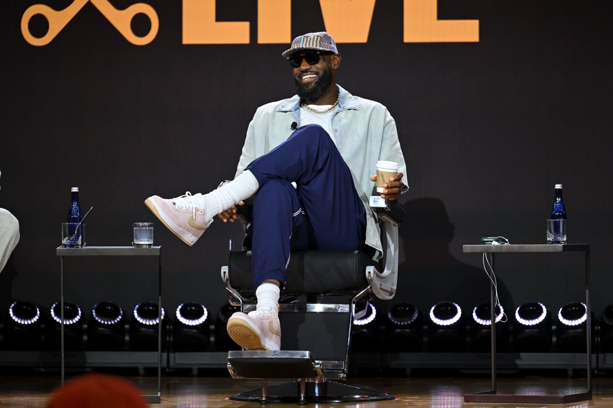 LeBron James Hosting Charity Golf Event in Akron