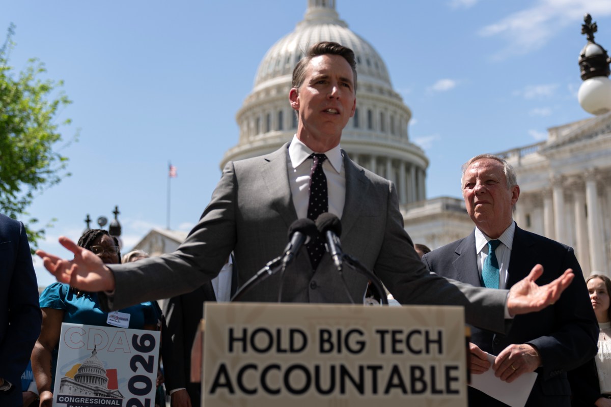 Crypto Clarity Act Fails: List of Senate Republicans Voting With Democrats